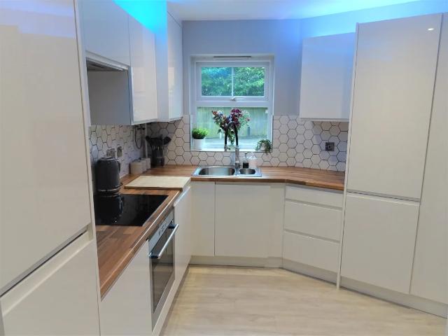 Apartment at Connaught Road, Hart