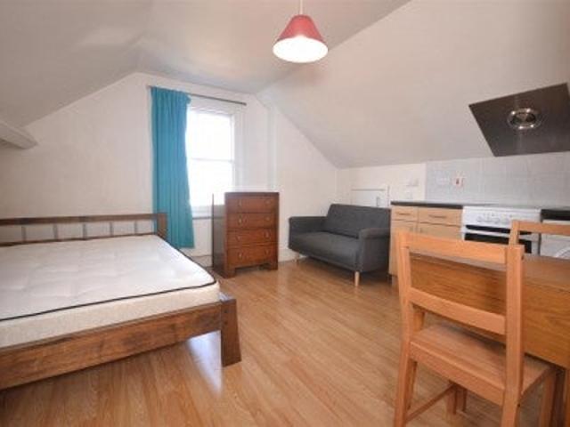 Apartment at Connaught Road, Reading