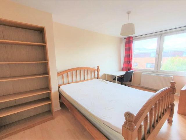 Apartment at Copenhagen Street, Greater London