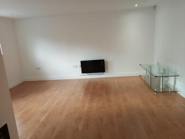 Apartment at Coppetts Close, Greater London