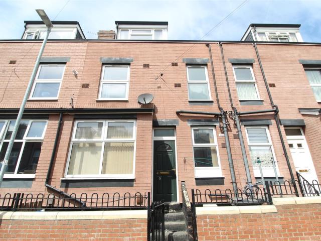 Apartment at Copperfield Grove, Leeds