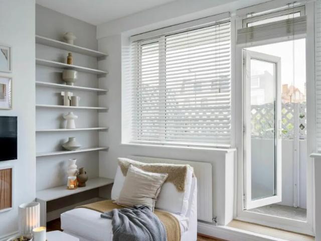 Apartment at Cathnor Road, Greater London