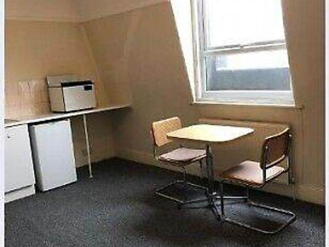 Apartment at Cathnor Road, Greater London