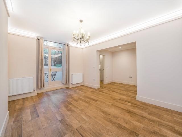 Apartment at Cathcart Road, Greater London