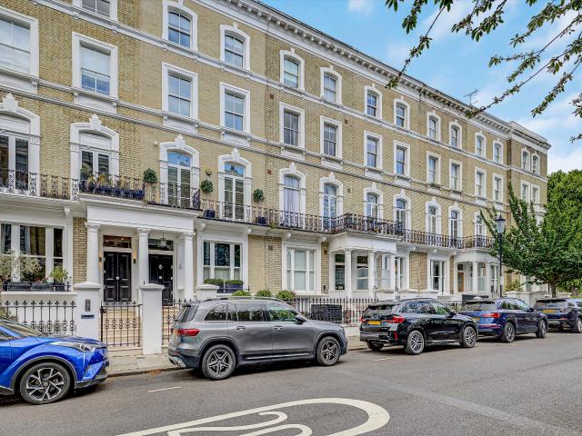 Apartment at Cathcart Road, Greater London