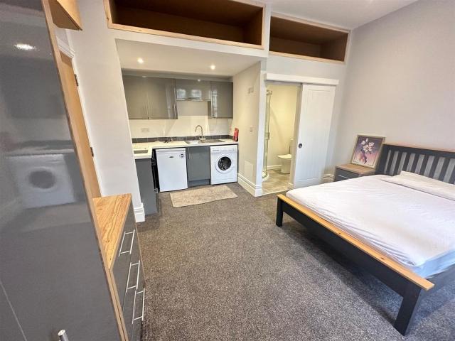 Apartment at Cathedral Road, Cardiff