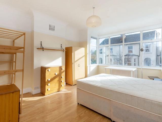 Apartment at Cavendish Road, Greater London