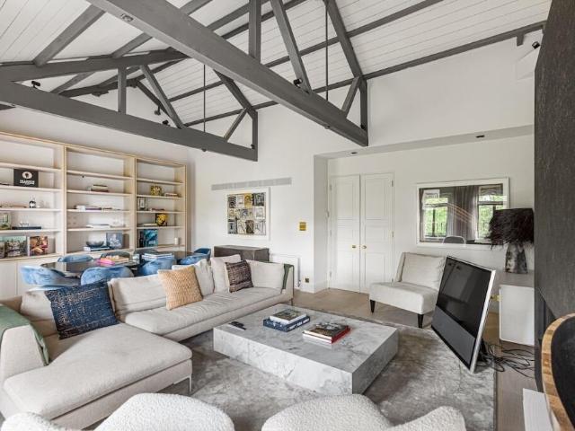 Apartment at Cadogan Square, Greater London