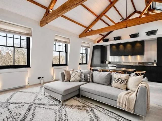 Apartment at Cadogan Square, Greater London