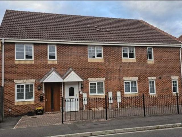 Apartment at Cairngorm Drive, Mansfield