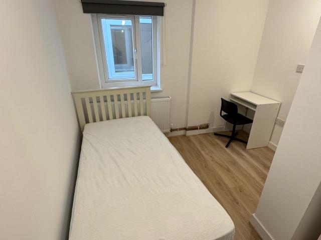 Apartment at Cairns Road, Bristol