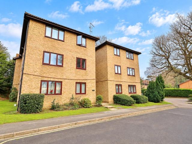 Apartment at Calluna Court, Woking