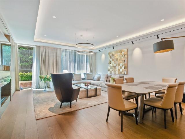 Apartment at Campden Hill, Greater London