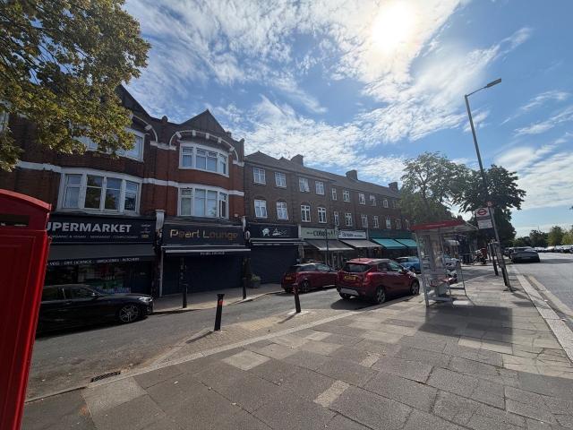 Apartment at Cannon Hill, Greater London