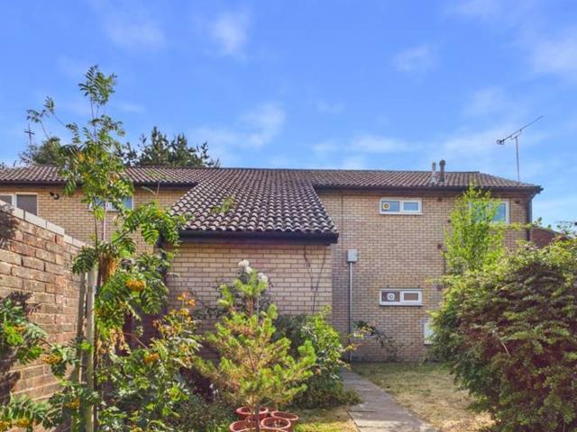 Apartment at Capricorn Close, Crawley