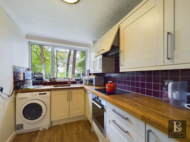 Apartment at Cardwell Crescent, Ascot