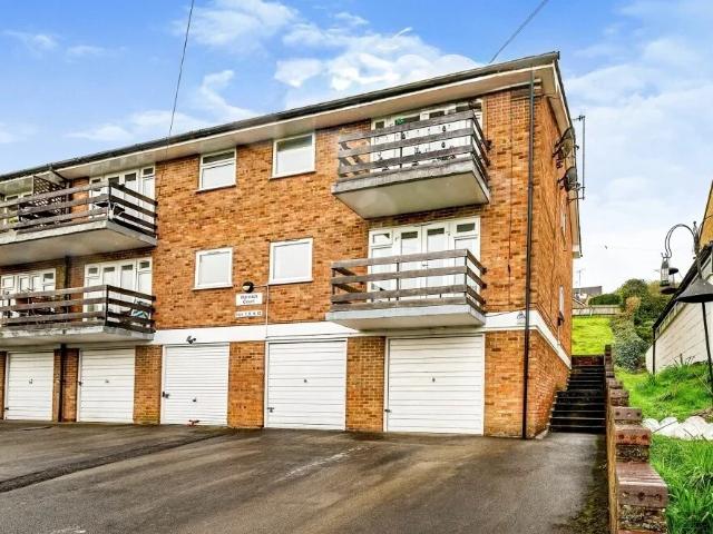 Apartment at Carisbrooke Avenue, High Wycombe