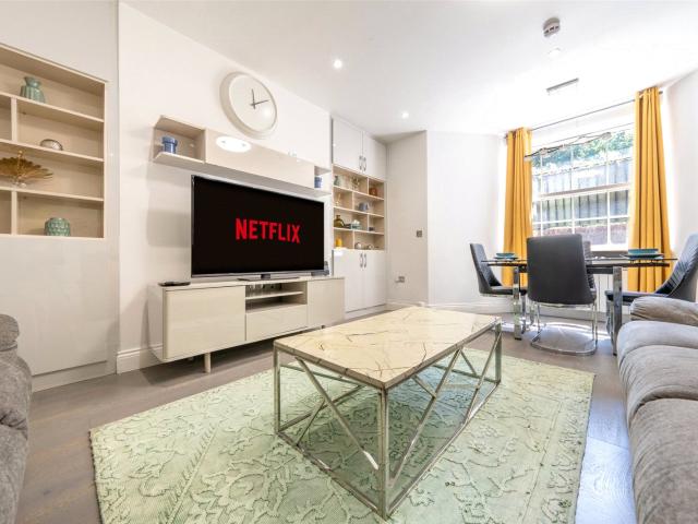 apartment at Carlton vale, Maida vale, London, NW6 5EE