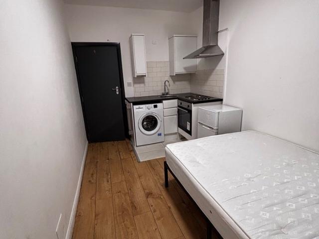 Apartment at Carlton Vale, Greater London