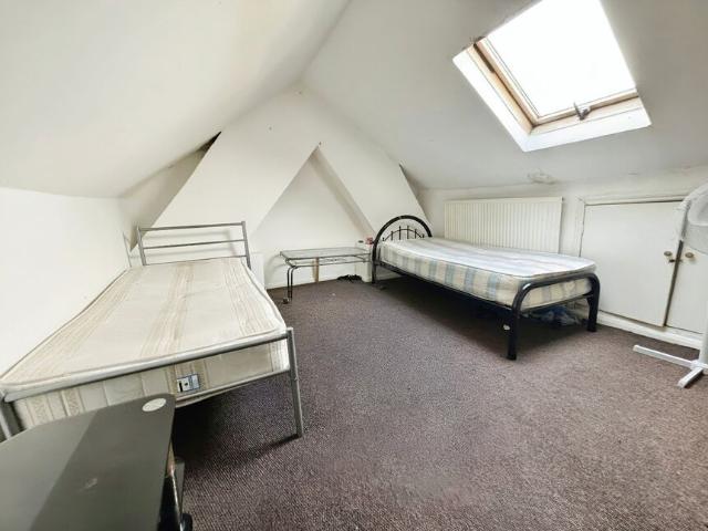 Apartment at Carlyle Road, Greater London