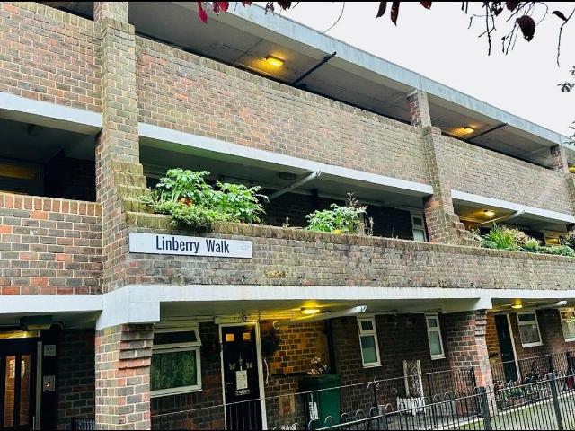 Apartment at Carteret Way, Greater London