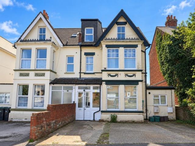 Apartment at Cassiobury Road, Weymouth