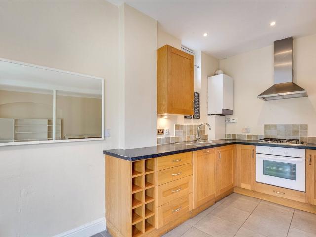 Apartment at Castelnau, Greater London