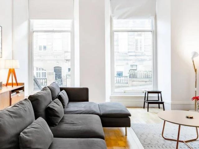 Apartment at Cecil Street, Glasgow