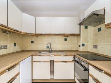 Apartment at Cedar Close, Greater London