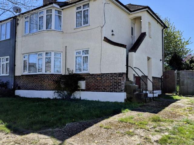Apartment at Cedar Road, Strood