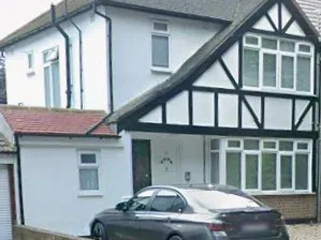 Apartment at Cedars Road, Greater London