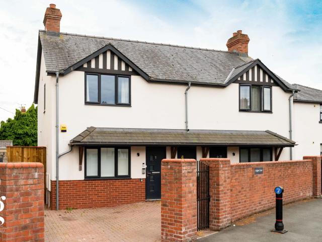 Apartment at Central Avenue, Hereford