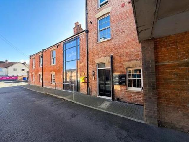 Apartment at Church Street, Highbridge