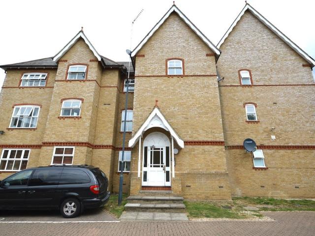Apartment at Chamberlayne Avenue, Greater London