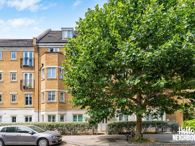 Apartment at Chandler Way, Greater London
