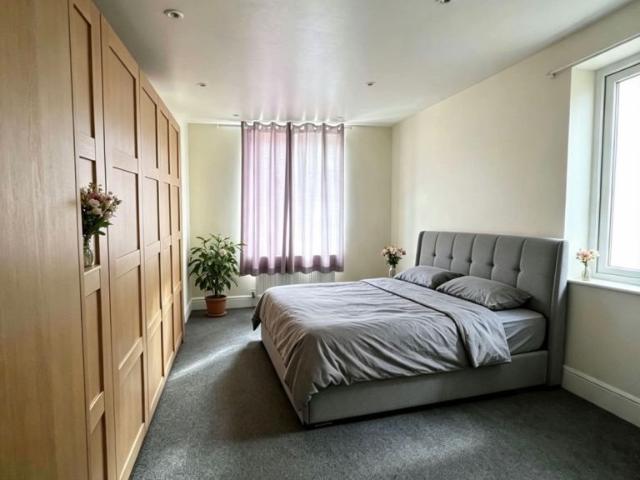 Apartment at Charlton Park Lane, Greater London