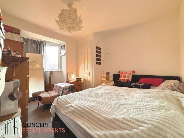Apartment at Charlmont Road, Greater London