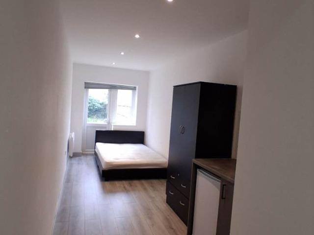 Apartment at Chart Close, Greater London