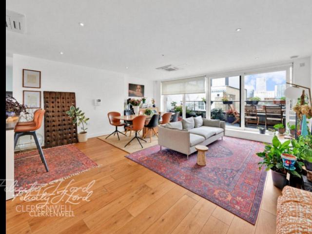Apartment at Charterhouse Buildings, Greater London