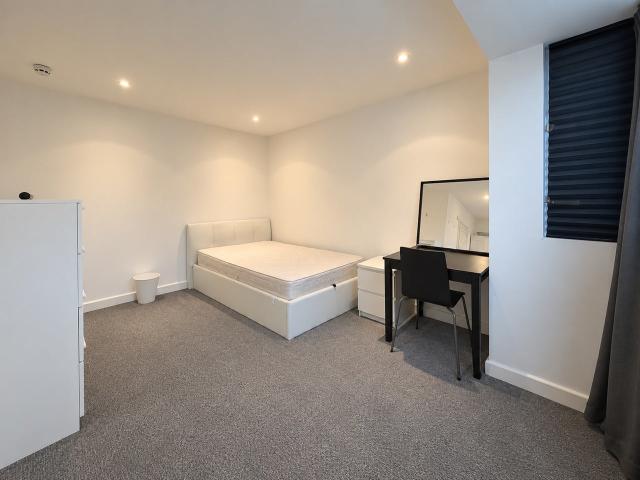 Apartment at Chartley Avenue, Greater London