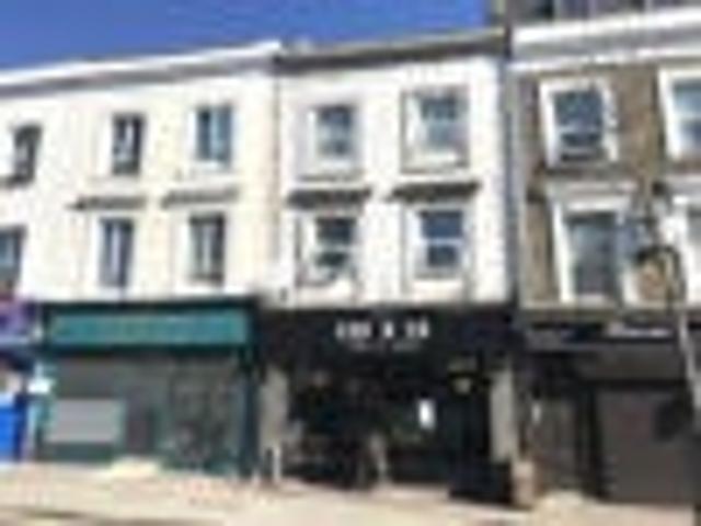 Apartment at Chatsworth Road, Greater London
