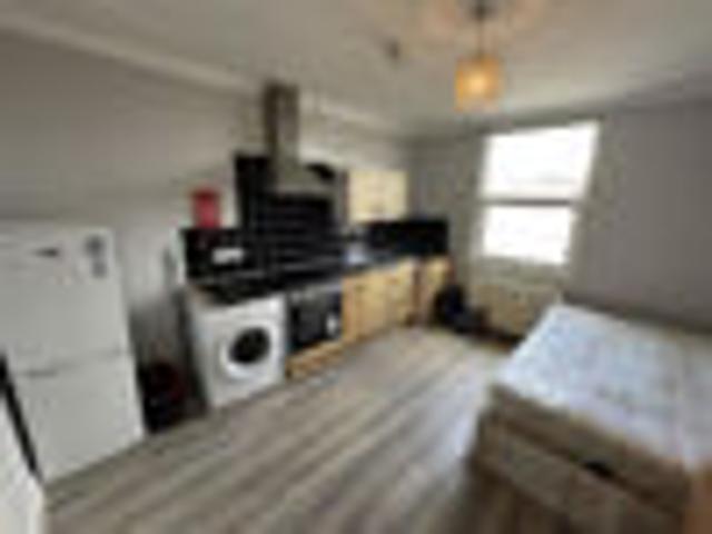Apartment at Chatsworth Road, Greater London