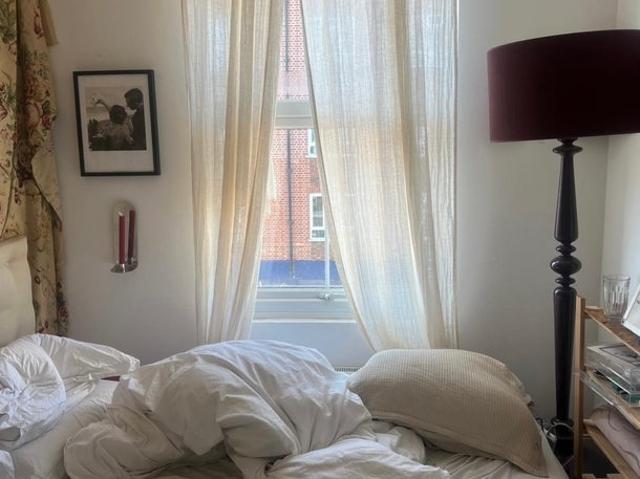 Apartment at Chatsworth Road, Greater London