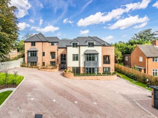 Apartment at Cheam Road, Epsom and Ewell