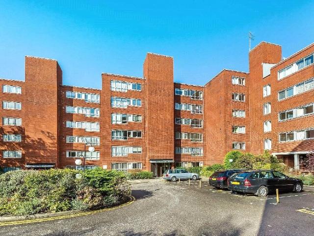 Apartment at Cheam Road, Greater London