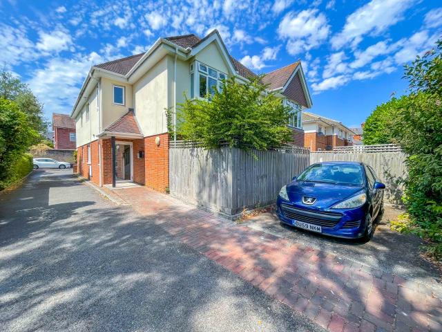 Apartment at Chessel Avenue, Bournemouth