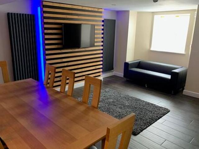Apartment at Chestnut Avenue, Leeds