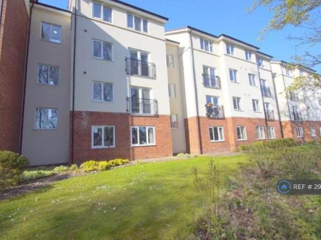Apartment at Chestnut Lane, Leeds