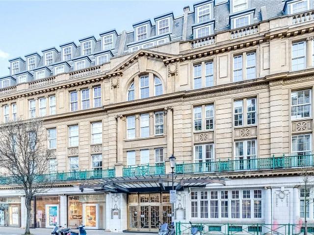 Apartment at Chepstow Place, City of Westminster