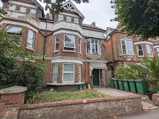Apartment at Cheriton Road, Folkestone and Hythe District